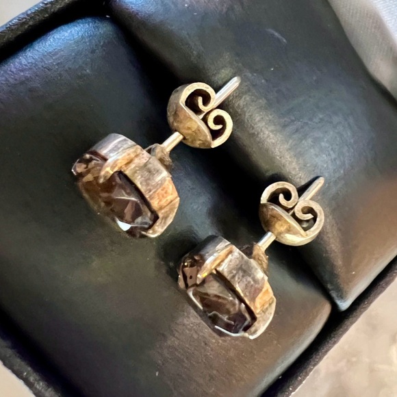 Vintage Handmade Smokey Quartz Stud Earrings. Antique Gold Designer Earrings - Picture 15 of 17